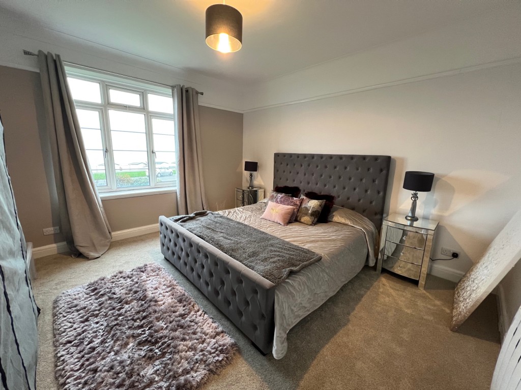 Lot: 115 - GROUND FLOOR FLAT - Main bedroom